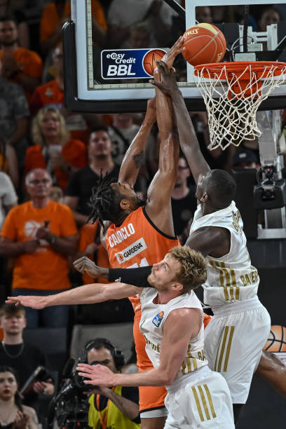 更是他们不 更是他们不