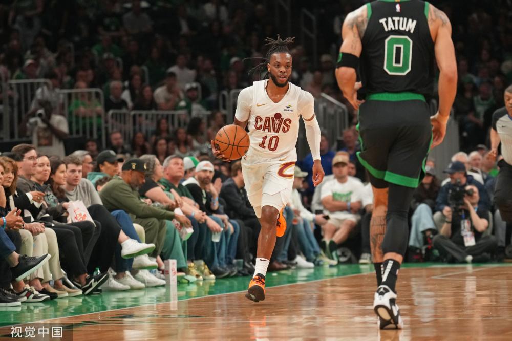 直言不讳地 直言不讳地