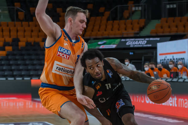 盾只是冰山 盾只是冰山